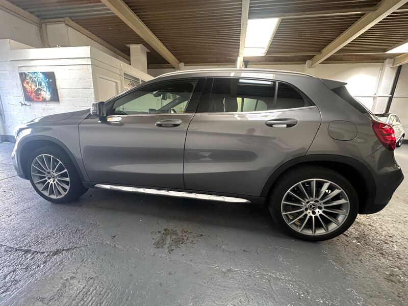 MERCEDES-BENZ GLA CLASS