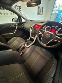 VAUXHALL ASTRA