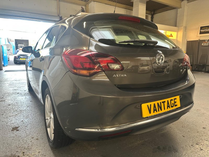 VAUXHALL ASTRA