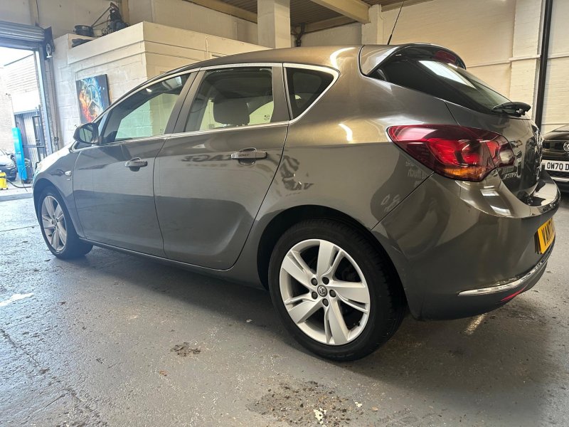 VAUXHALL ASTRA