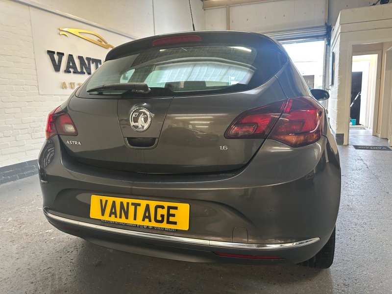 VAUXHALL ASTRA