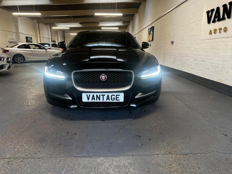 JAGUAR XE