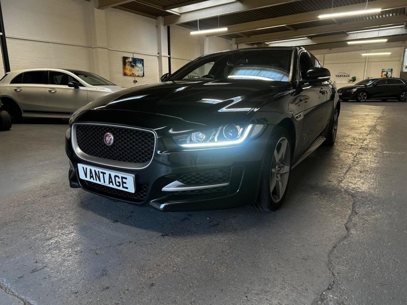 JAGUAR XE