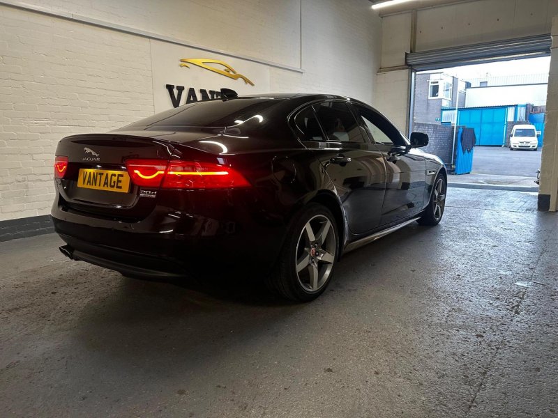 JAGUAR XE