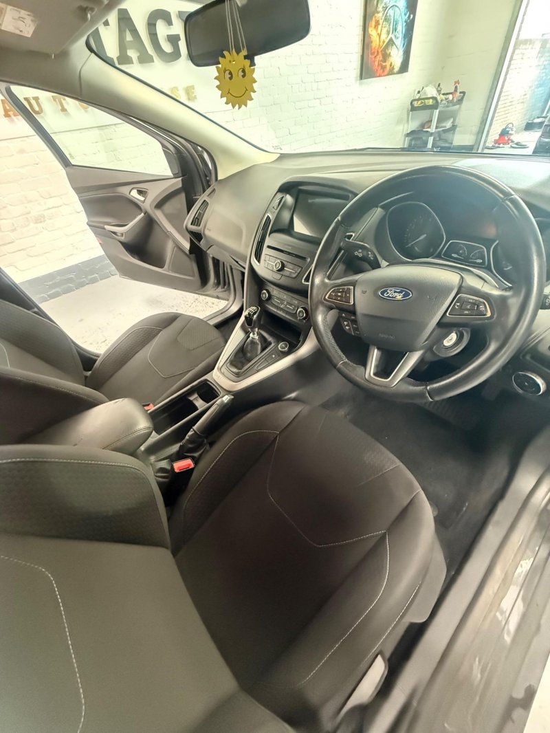 FORD FOCUS