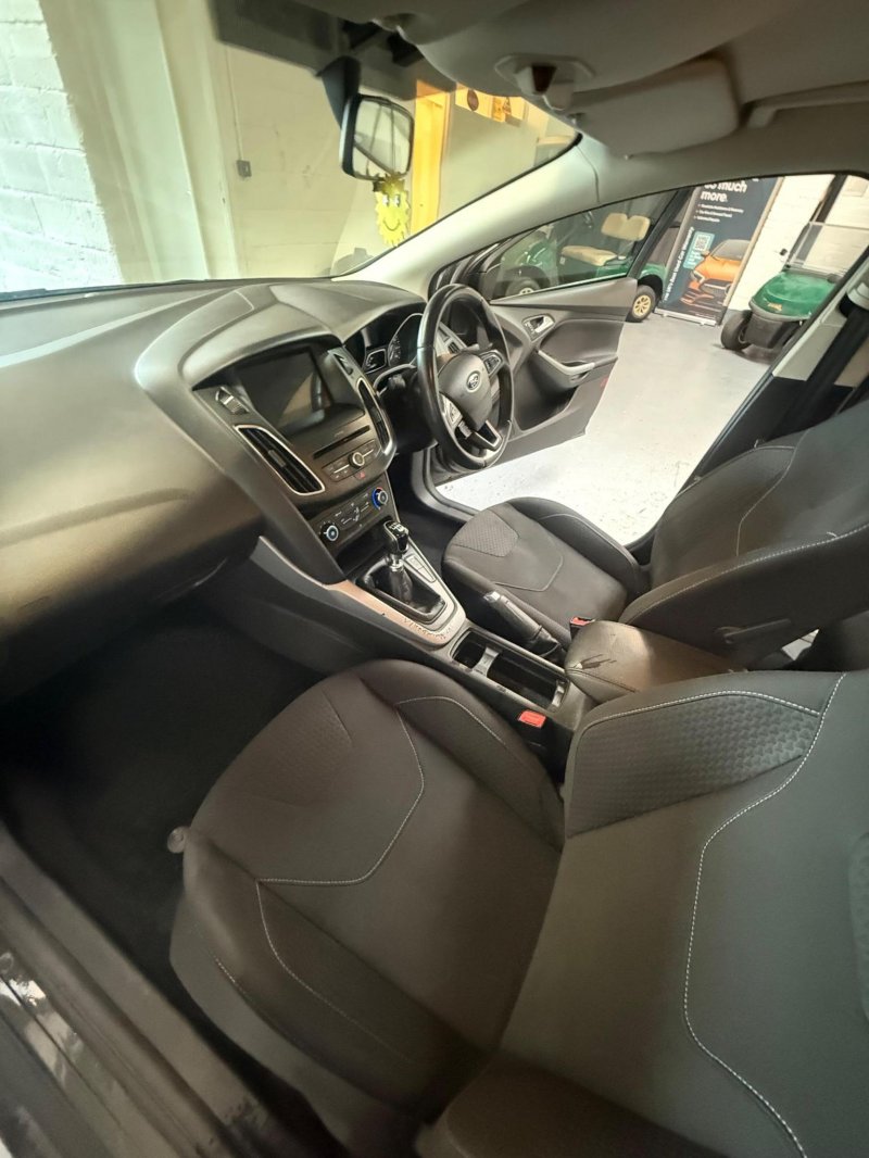 FORD FOCUS